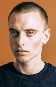 20 selected hairstyles for men with big foreheads. 15 Best Hairstyles For Men With Big Foreheads The Trend Spotter