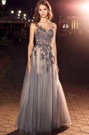 Questo splendido abito da sposa grigio è realizzato con tulle bellissimo. Abiti Da Cerimonia Grigio Prezzi Economici On Line Buyabiti It