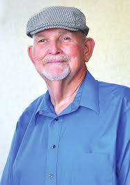 Travis Henley's Instagram, Twitter & Facebook