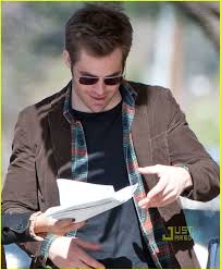 Chris Pine Heads To The Set Photo 2518159 Chris Pine Pictures Just Jared