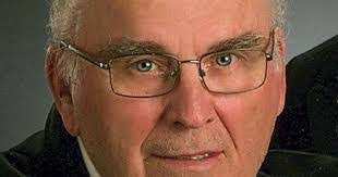 Renee Thelen's Instagram, Twitter & Facebook