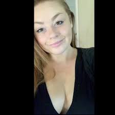 A video is going viral of Jayden Daniels' mother/agent sitting inbetween  him and Juju Watkins. (Swipe) Regina Jackson, the mother of Daniels, said  in a previous interview that she wants Jayden to