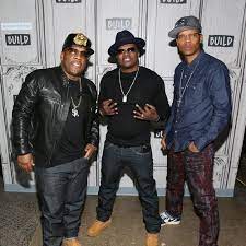 Bell biv devoe, also known as bbd, is an american music group formed from members of new edition, consisting of ricky bell, michael bivins, and ronnie devoe. Bell Biv Devoe Albumes Canciones Playlists Escuchar En Deezer