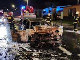 Niektórzy kierowcy chcieli uciec z korka po wypadku na trasie s8, wykorzystując korytarz życiaartur węgrzynowicz/tvnwarszawa.pl. Lodzkie Smiertelny Wypadek Na S8 Kolo Tomaszowa Mazowieckiego Nie Zyje Kierowca Busa Fatalne Warunki Na Drogach Dwa Wypadki Smiertelne Dziennik Lodzki