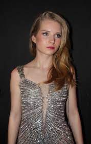 Lottie moss in a pink hoodie leaves the corinthia hotel in london 05/25/2021. Lottie Moss Wikidata