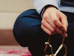 Www.arsitag.com batu kerikil sejalur garis lurus di taman. Bid Ahkah Menghitung Dzikir Dengan Alat Tasbih Al Fahmu