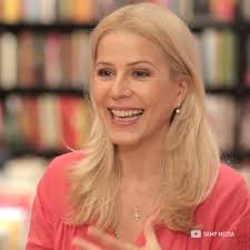 Por que a aparência de Paula Toller chama tanto a atenção?