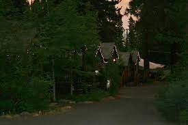It has kitchen with dinning table, 1 queen bed in separate bedroom and i. Tahoe Vista Lodge Cabins Reviews Ca Tripadvisor