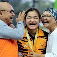 Beliau juga memenangi pingat perak dalam acara 10m platform dengan skor 368.55 mata. Nur Dhabitah Sabri Dabhitahsabri Twitter