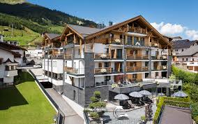 Located in masserberg, hotel haus oberland is in a rural area and in the mountains. Familienurlaub In Viersternehotel Montes In Fiss Im Tiroler Oberland Hotel Garni Montes Fiss
