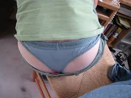 半ケツ画像20枚】ローライズすぎてお尻の割れ目が見えてる素人女子の街撮りエロ画像Part2 | エロネタ画像庫