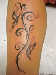 Tatouage de star elles craquent toutes pour le tattoo au. Tatouage Papillon Photos Et Modeles Page 6 Tatouage Arabesque Tatouage Tatouage Papillon