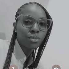 These are the 2 biggest benefits of PAUSING when you speak! When you pause,  you give people time to think about what you said. If you don't stop  talking, there's no time