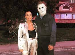 Jun 25, 2021 · kyle richards returns to her acting roots in halloween kills. fans are freaking out over spotting her in the film's new trailer. Which Real Housewife Of Beverly Hills Was In The Original Halloween