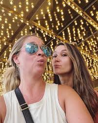 Elena Murdock's Instagram, Twitter & Facebook