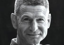 Eitan Simanor photographs the Old City