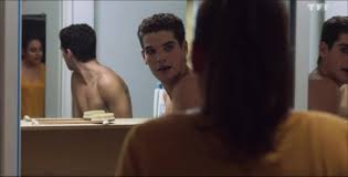 CFNM.: Girl walks in on guy - ThisVid.com