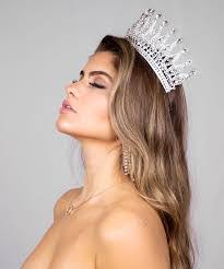 Evelyn Andrada's Instagram, Twitter & Facebook