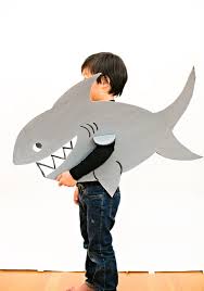 21 Ideas De Disfraz Reciclado Tiburon Disfraces De Tiburon Tiburones Para Ninos Disfraz