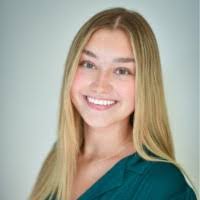 Amanda Stolp's Instagram, Twitter & Facebook