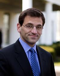 Kremlin Rising: Vladimir Putin's Russia and the End of Revolution: Baker,  Peter, Glasser, Susan: 9780743264310: Amazon.com: Books