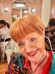 So fun tonight at Lucky's in Roswell, singing and dancing to Mike Veal  Band. Cast of characters you ask? Let's see there was Roxie Thomasand Bree.  Deborah Bailey, Cathy Dignan, Rachael Wuellner-Taylor,