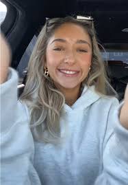 Sophia Ogle's Instagram, Twitter & Facebook