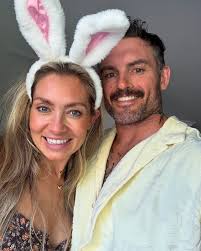 My sexy Mumma 🐻 and our baby kung fu panda 🐼 #getthiskidamodelingcontract  #doesnotlooklikeshejusthadababy