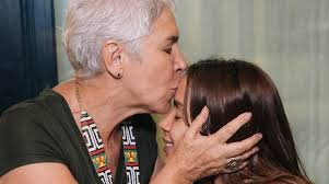 Xi! Anitta cancela show no Coachella e fãs dizem que a culpa é da 'guru'  dela