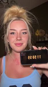 Kayla Hoff's Instagram, Twitter & Facebook