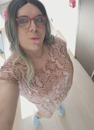 Je suis enfin heureuse": Tonya, femme transgenre mariée et mère de 7  enfants, raconte sa transition