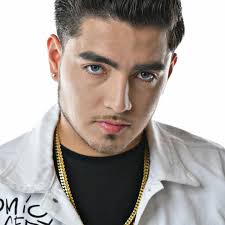 julioharooficial es el nuevo vocalista de la Arrolladora Banda El  Limón😱🤯🎤 y anoche fue una de sus primeras presentaciones con la  institución. ☝️