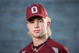 Braydon Decker's Instagram, Twitter & Facebook