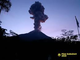 Ini menandakan adanya desakan magma dari bawah menuju permukaan. Pagi Ini Erupsi Kesempatan Bagi Wisatawan Nikmati Gunung Merapi Krjogja