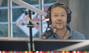 Omdat hij zelf ook gestopt is met roken nadat hij zich een prachtig duet van gijs staverman en anita meyer: Gijs Stopte Met Veel Eten Voedingscentrum