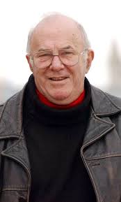 Clive James: Australian broadcaster and author dies in Cambridge