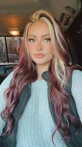 Sienna Hill (PinkInkQueen85)