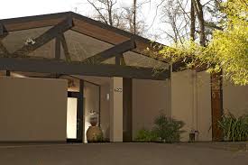 Beaverton is the home of the world headquarters for nike, columbia sportsware, tecktronix and reser's fine i really like the homes by the architect rummer, and there are quite a few in beaverton. Mid Century Modern Rummer Modern Exterior Portland By William Roy Designer Kitchens Houzz