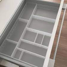 アイスマートキッチンカウンターの引き出しです 無印のppデスク内整理トレーが キレイに収まりました 奥が2 3cmほどは空きますが そんなに気になるほどではないかなと 総額1 520円です ちょっとお高いけど思ったよ スマートキッチン