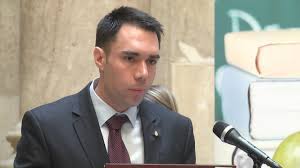 Biró marcellt, a miniszterelnöki kormányiroda közigazgatási államtitkárát szombati hatállyal mentette fel a köztársasági elnök a. Kormanyzat Kozigazgatasi Es Igazsagugyi Miniszterium Kozigazgatasi Allamtitkarsag Videok