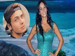 «ce ne avrei una (va a sussurrarlo a benji). Paola Di Benedetto Fede Scrive Per Lei Una Canzone Il Gesto Dopo L Addio