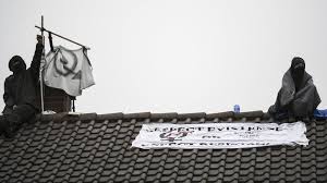 Ab den 01.07.2021 zum wohnung gehört: Demonstration Gegen Wohnungsnot Polizei Raumt Besetztes Haus In Freiburg News Esslinger Zeitung