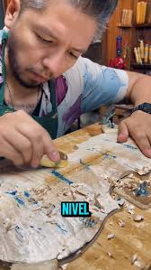 El día de hoy toca el turno de felicitar a nuestro alumno Kevin Derek  Manriquez Narvaez que concluyó satisfactoriamente su curso para la  fabricación de una Guitarra👨‍🎓 . Estamos muy orgullosos de