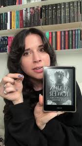 Crescent Avalon Reseña