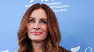 Julia Roberts defends #MeToo criticism of film at Venice, says humanity  losing 'art of conversation'