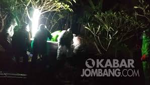 Jl asem manis budagan, buddagan, pademawu pamekasan 69322 jawa timur telepon: Meninggal Di Rs Surabaya Pdp Asal Pulogedang Dimakamkan Sesuai Protap Covid 19 Kabar Jombang