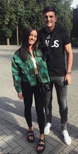 How does she look like, how did she meet harry and what interests her? England Players Spend Time With Wags Ahead Of Saturday S World Cup Quarter Final