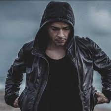 Ceza en büyük çıkışlarından birini de 2004 yılında gerçekleştirdi. Ceza Albums Songs Playlists Listen On Deezer