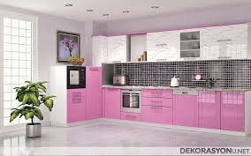 Küçük mutfak modelleri için dolap renkleri iki farklı renk olarak tercih edildiğinde renkli bir mutfak ve renkli bir mutfak yaşamı ortaya çıkacaktır. Iki Renkli Mutfak Dolaplari Ev Dekorasyonu