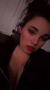 Andreia Johnson's Instagram, Twitter & Facebook